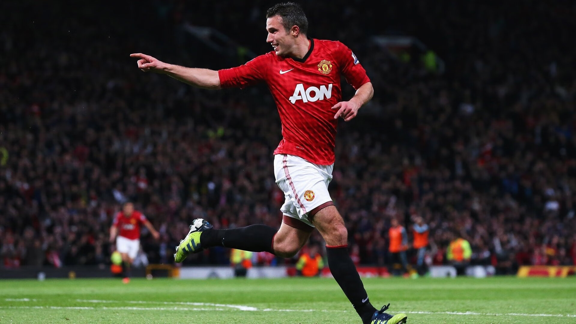 2019年总决赛第4场:库里在第一节就投进连续两个长距离三分,开启“火力模式”