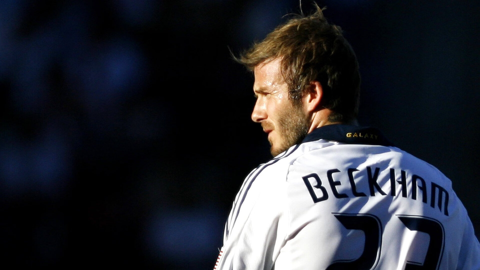 法甲：里尔3-2险胜巴黎FC，队员们拼尽全力，里尔夺得法甲冠军